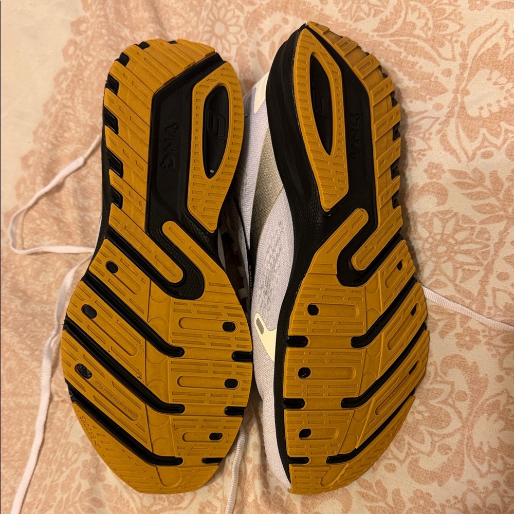 Brooks women’s White and Black Athletic Shoes. Like new condition. Launch 9 - Picture 4 of 7
